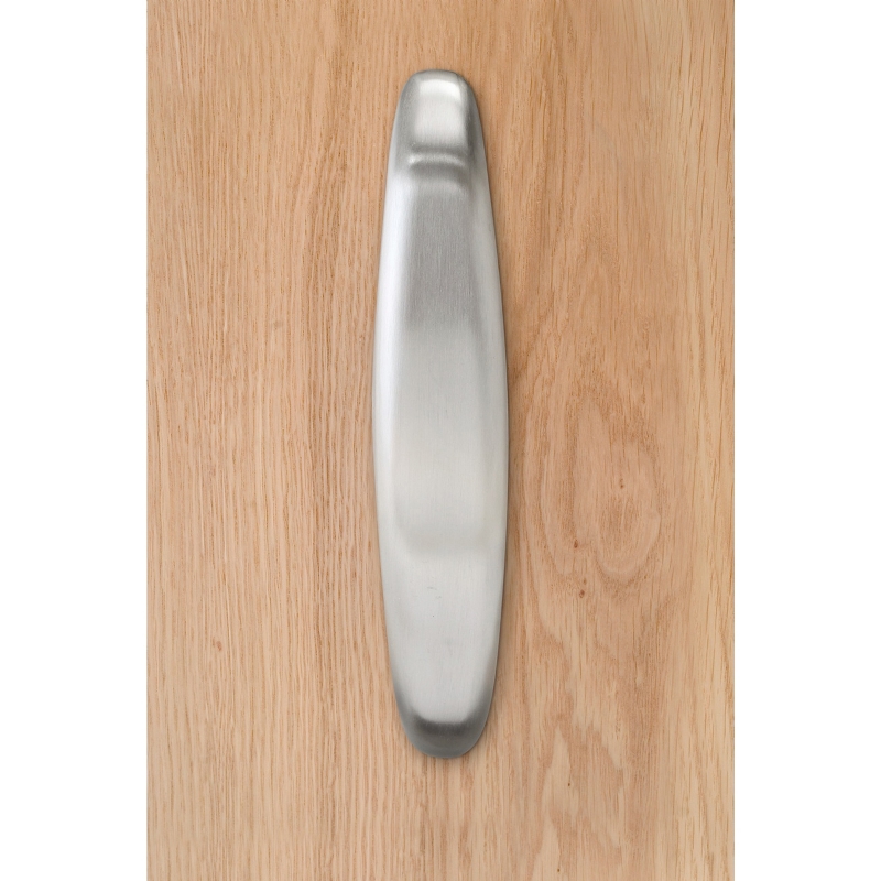 The anti-ligature Ergogrip handle is bolt fixed to the door leaf.