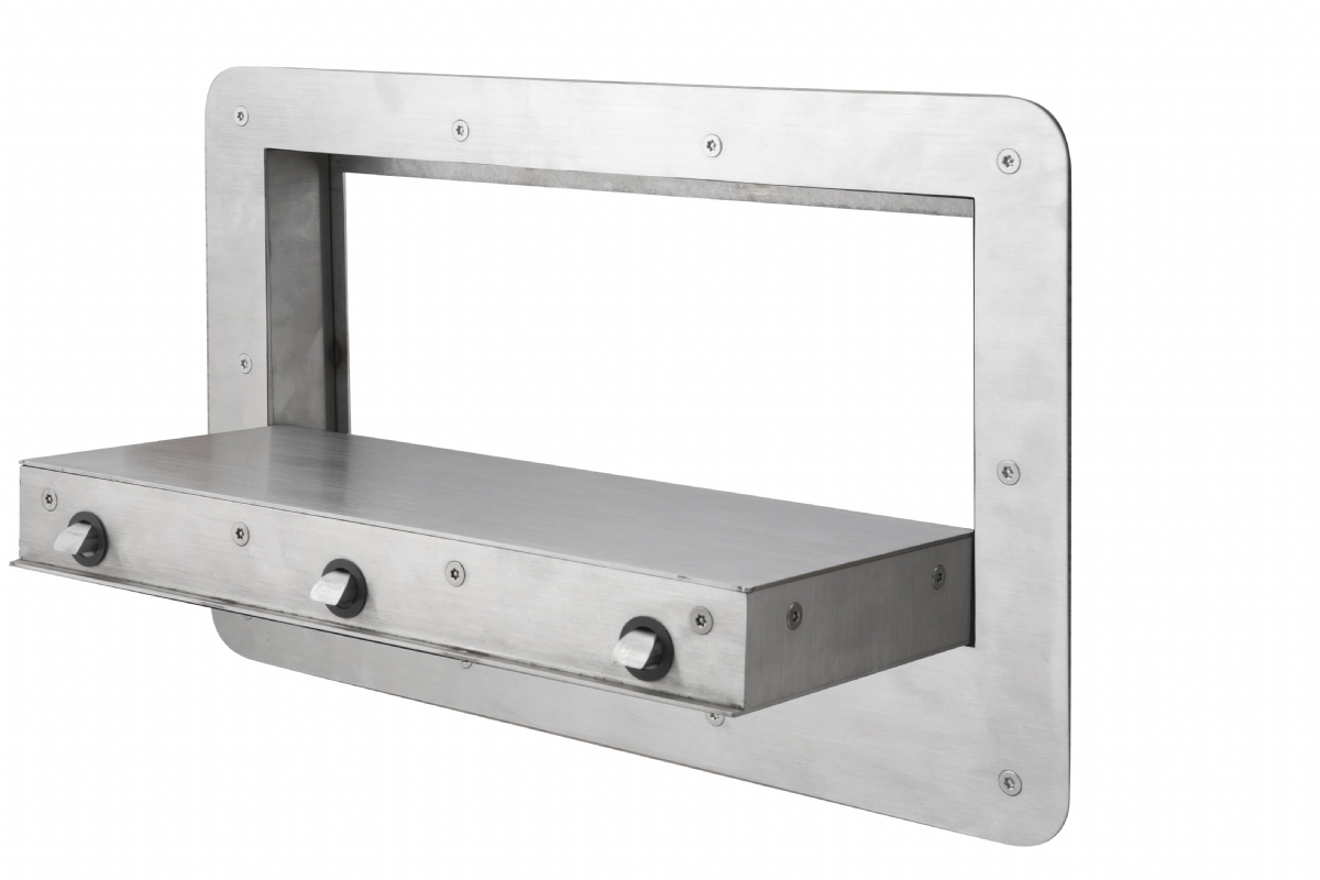 The anti-ligature hatch features three locking points for optimum security.