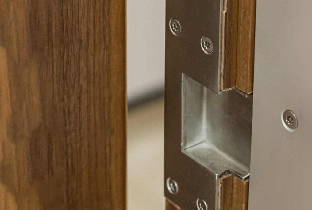 The SwingThru Strike Plate allows the SWING door to open outwards without retracting the lock bolt.