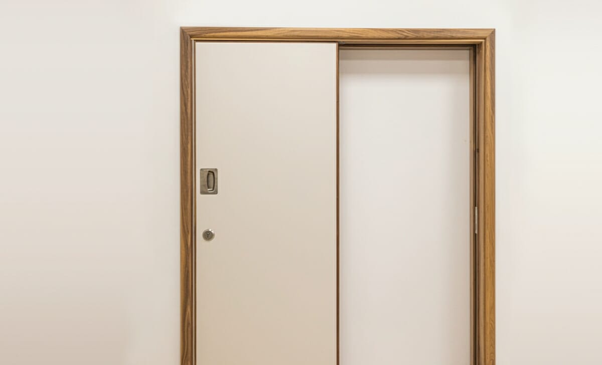 STOW can be locked back into a secondary recessed frame to allow access without the risk of a moving door leaf.